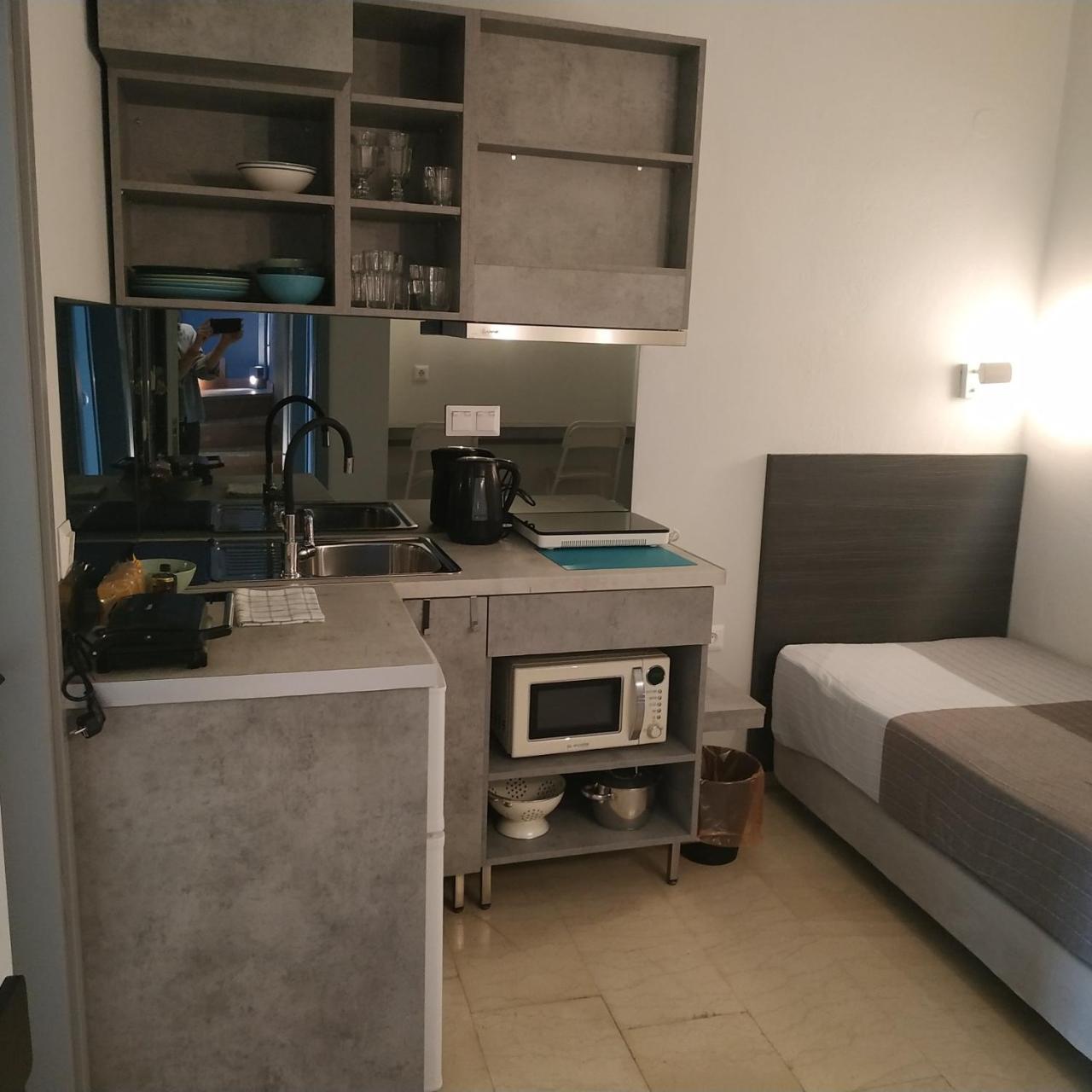 Loc Hospitality Urban Suites Korfu Dış mekan fotoğraf